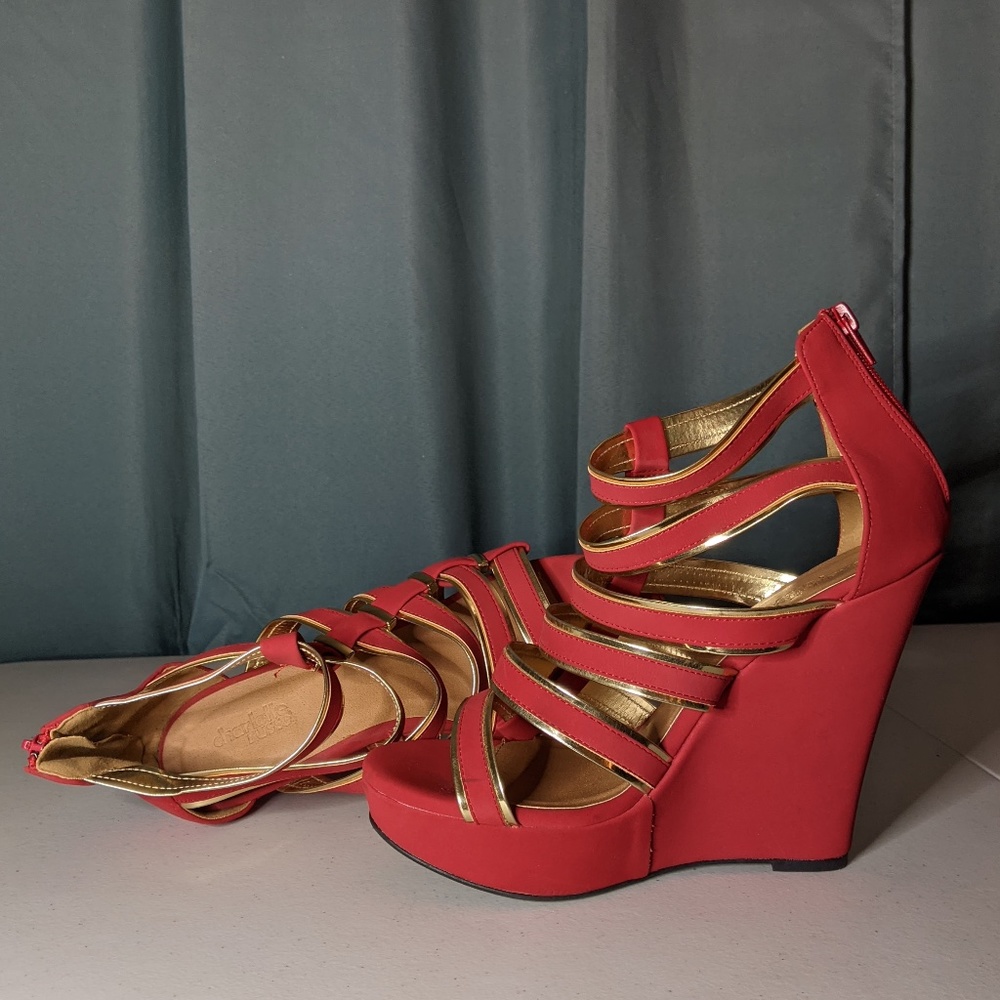 🆕Red Wedge Strapped Heels Womens Heels NWOT 9